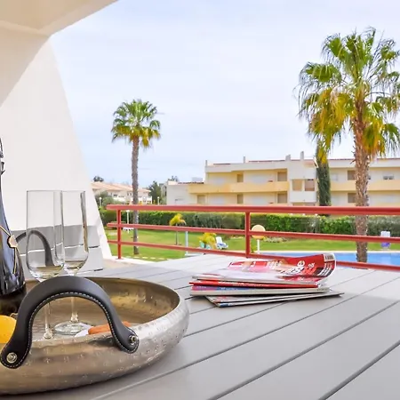 Lovelystay - 2Br Modern, Pool Access, Close To Marina & Beach Quarteira Exterior photo