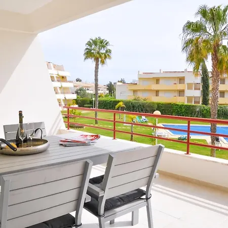 Lovelystay - 2Br Modern, Pool Access, Close To Marina & Beach Quarteira Exterior photo