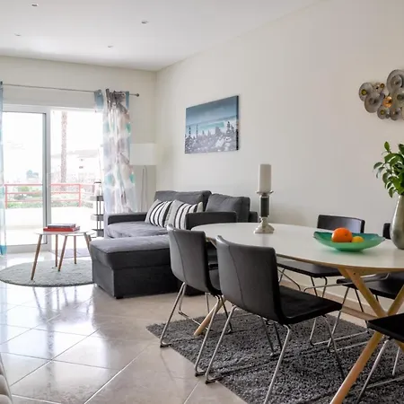 Lovelystay - 2Br Modern, Pool Access, Close To Marina & Beach Quarteira Exterior photo