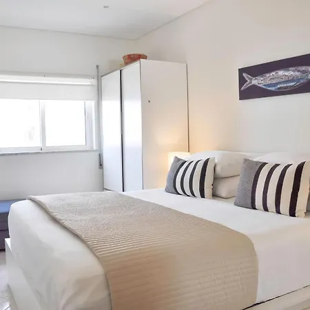 Lovelystay - 2Br Modern, Pool Access, Close To Marina & Beach Quarteira Exterior photo