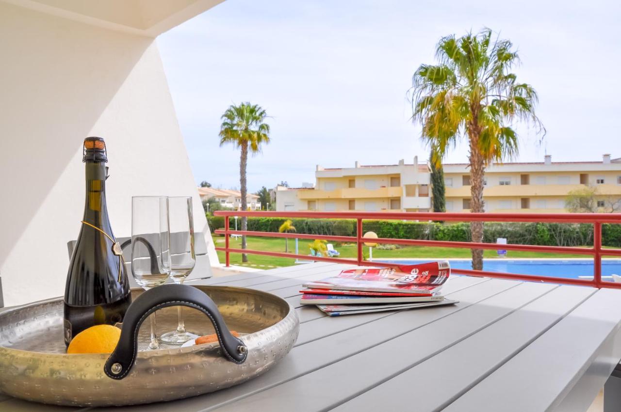 Lovelystay - 2br Modern, Pool Access, Close To Marina & Apartment *