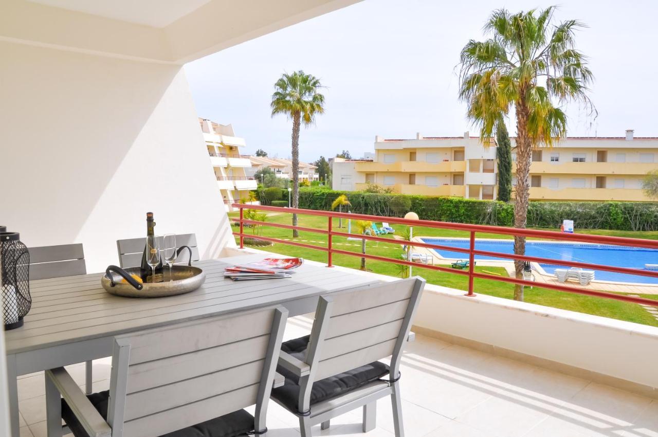 Lovelystay - 2br Modern, Pool Access, Close To Marina & Apartment Quarteira