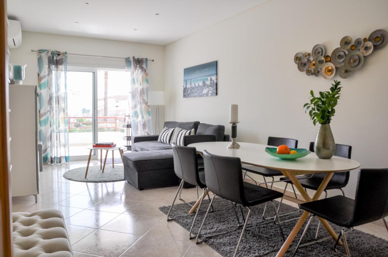 Lovelystay - 2br Modern, Pool Access, Close To Marina &