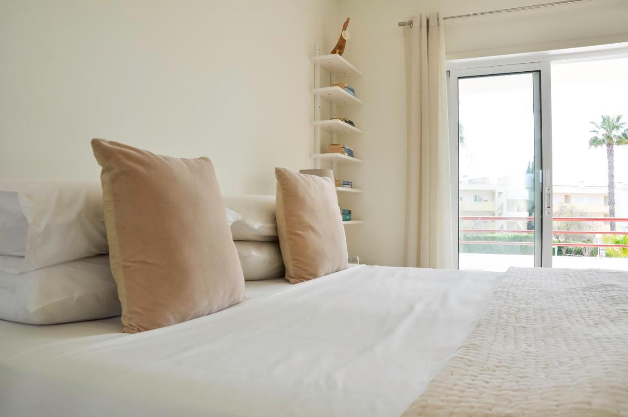 Lovelystay - 2br Modern, Pool Access, Close To Marina &